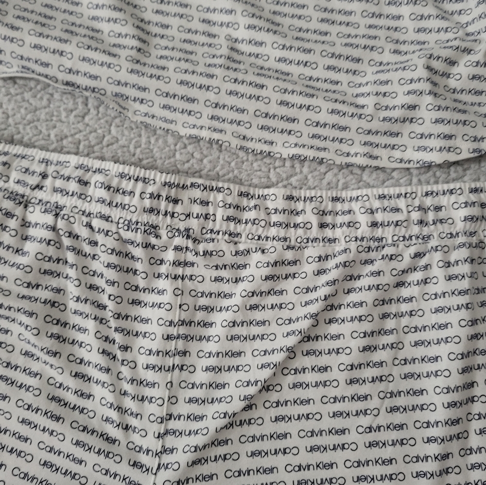 Calvin Klein Women's White and Blue Striped Sleepwear Set - Picture 4 of 8